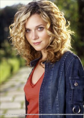 Hilarie Burton alias Peyton Sawyer.